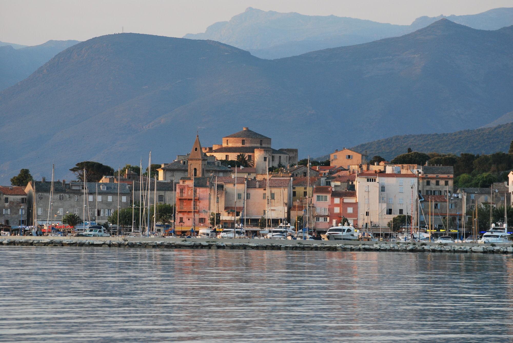 Adonis Saint Florent Exteriér fotografie